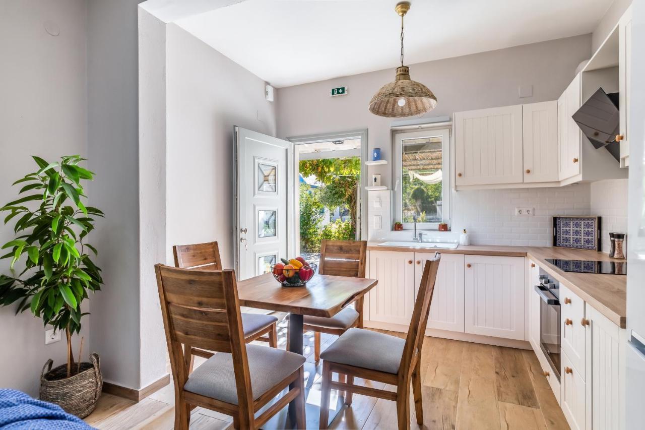 Artemis' Garden Apartment Skopelos Town